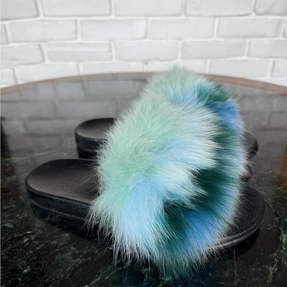 FUR FLIP FLOPS